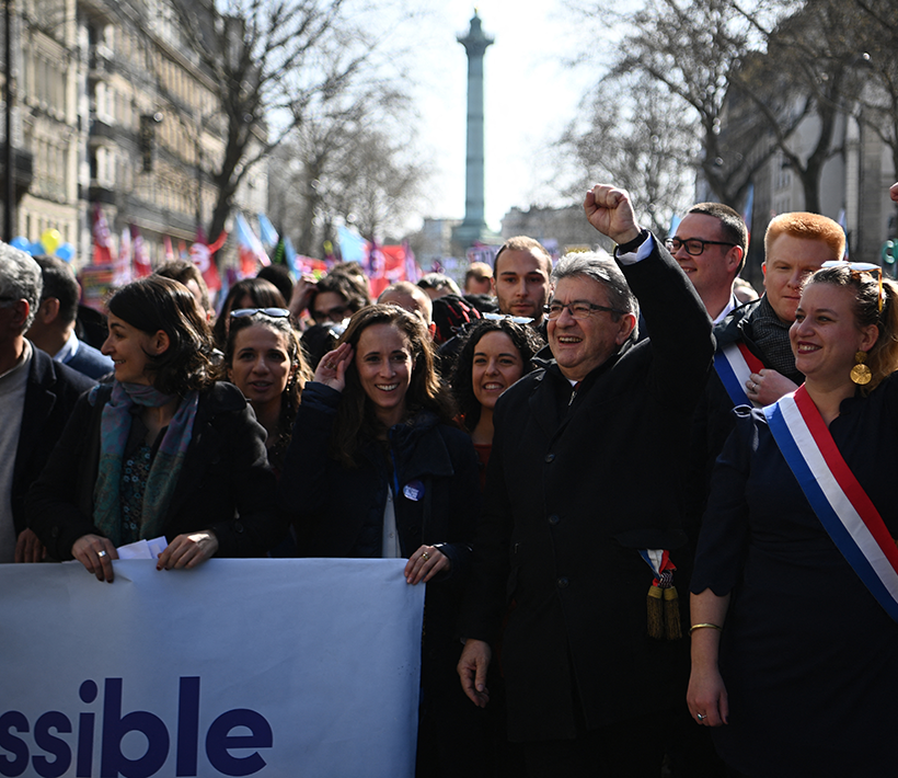 Macron effent het pad voor Le Pen, maar hoop komt van onderuit