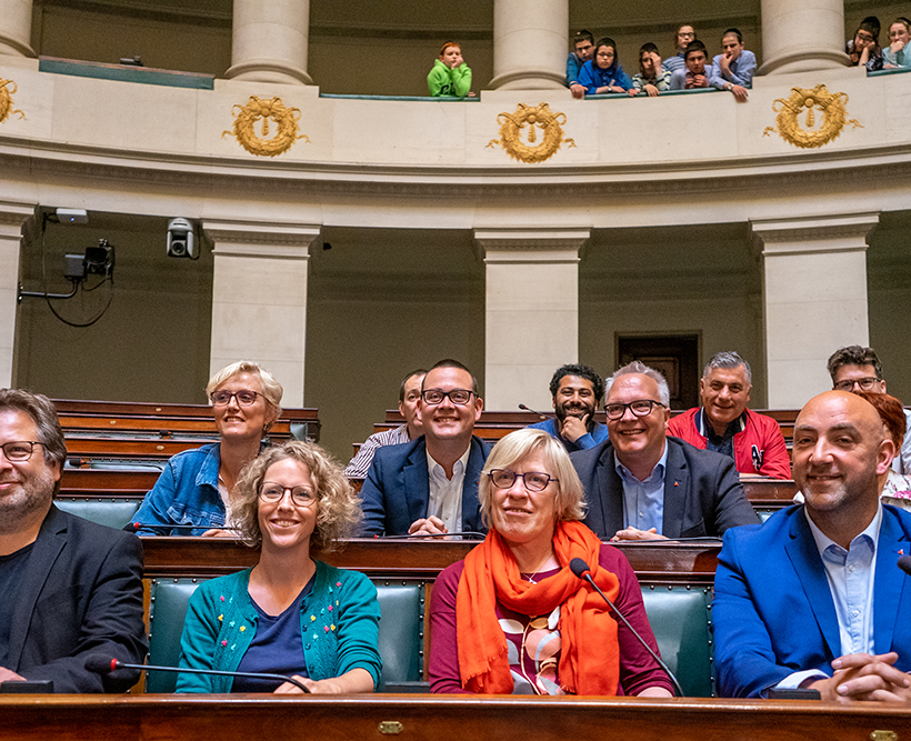 Voorstel van PVDA om helft parlementair loon te schenken aan strijd tegen coronavirus deze namiddag voorgelegd aan Kamer