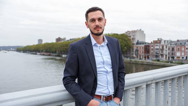 Julien Liradelfo, député PTB et ancien sidérurgiste