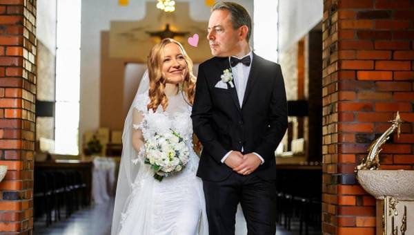 Fotomontage van Melissa Depraetere en Bart De Wever die in het huwelijk treden