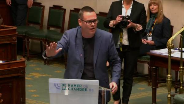 Raoul Hedebouw aan het woord in de Kamer