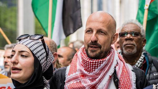 Marc Botenga dans une manifestation en soutien à la Palestine à Bruxelles