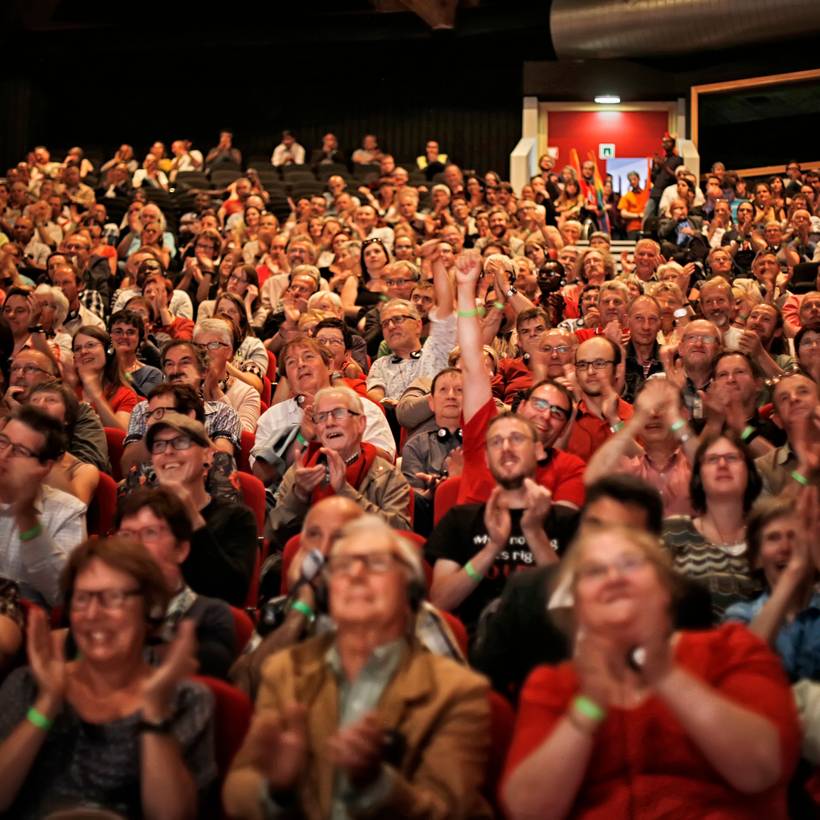 Public enthousiaste lors du 9e Congrès du PTB.