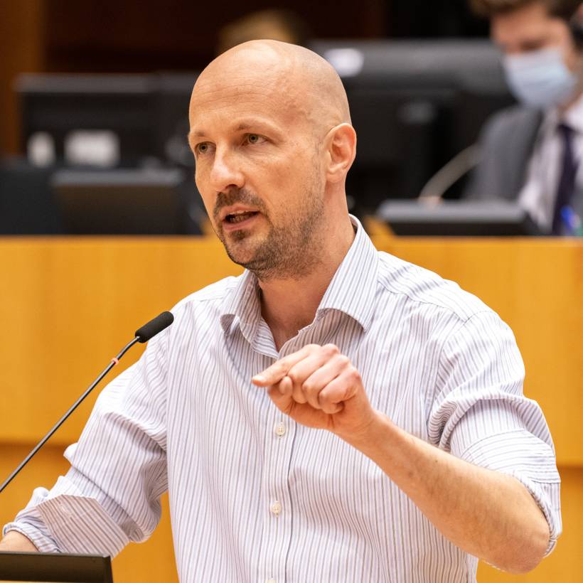 Portret van Marc Botenga in het Europees parlement
