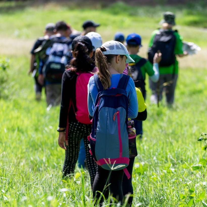 Enfants en excursion scolaire