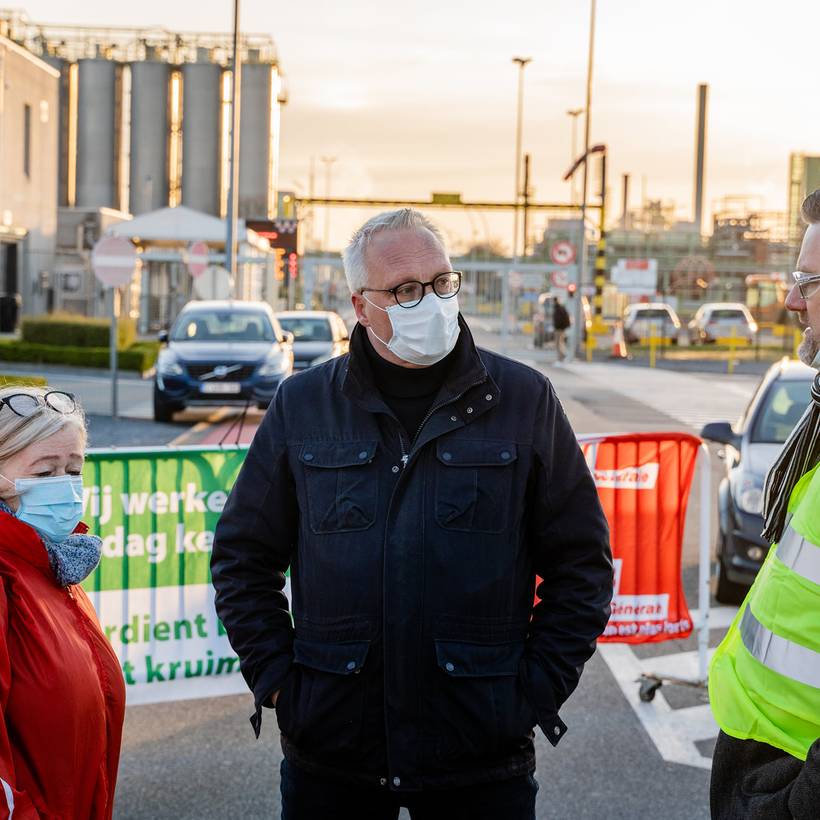 Nationale staking is succes: regering moet de loon-blokkerings-wet herzien