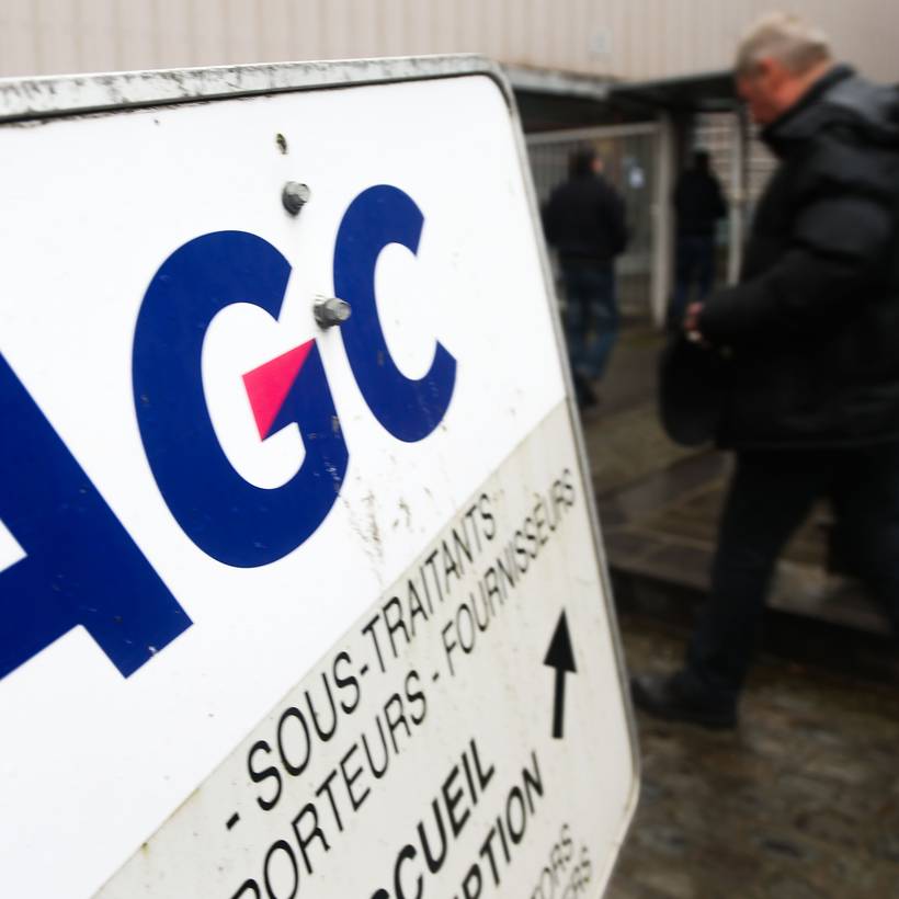 Licenciements chez AGC : le PTB demande une réduction du temps de travail pour sauver l’emploi
