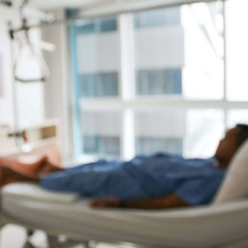 “Amper genezen van klaplong en al naar huis gestuurd”: PVDA wil halt aan meer dagopnames in ziekenhuizen zolang er personeelstekorten zijn