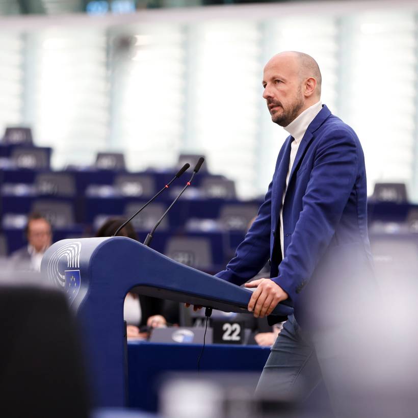 "Corruptieschandaal toont structurele problemen met geldcultuur in Europees Parlement” Marc Botenga (PVDA-europeesparlementslid)