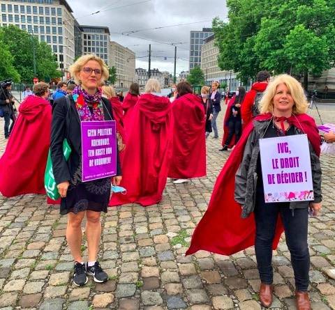 PVDA roept op om wet die abortus uit het strafwetboek haalt, goed te keuren