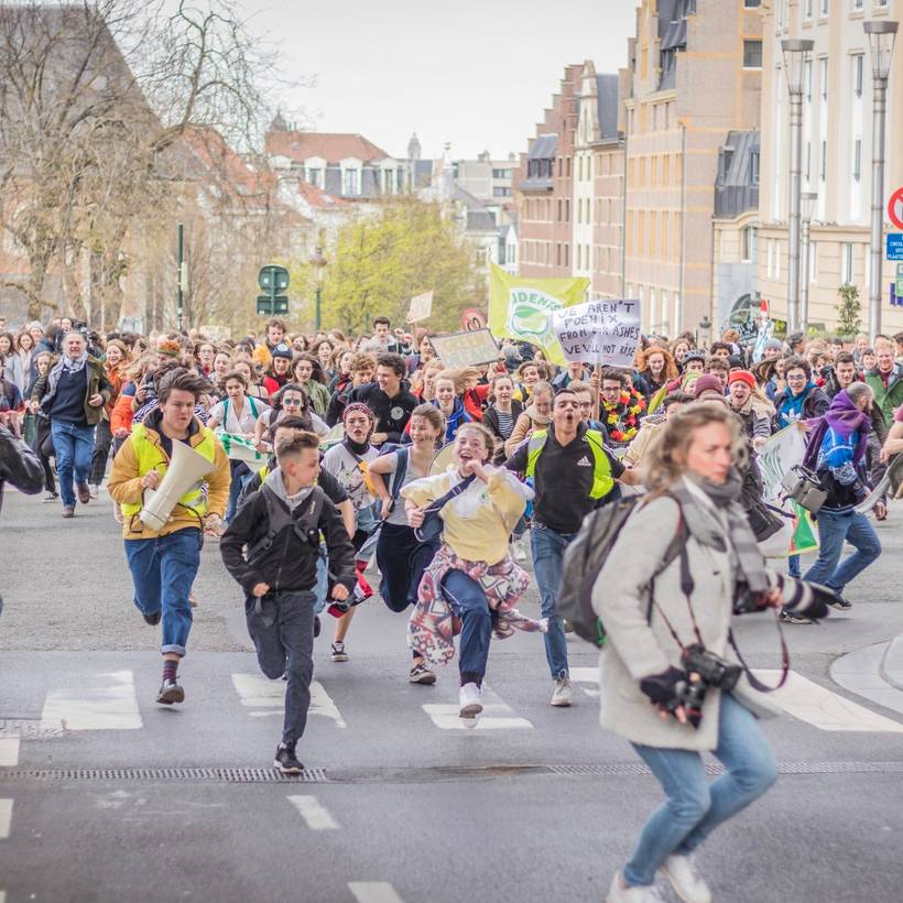 Loi climat rejetée au Parlement : « Ce n’est pas fini. Une génération climat s’est levée et elle ne lâchera pas »