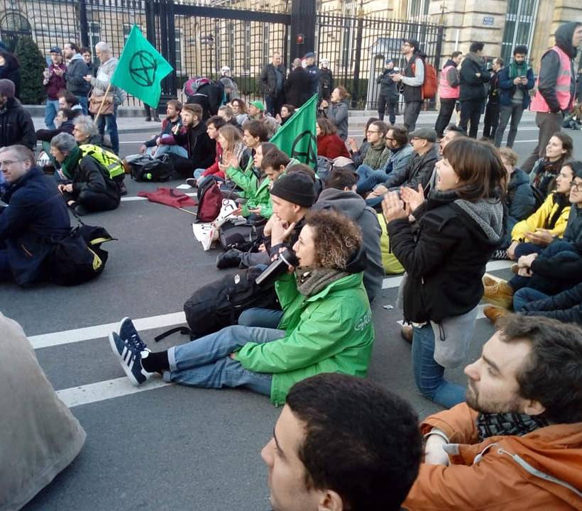 Le PTB soutient la révision de l'article 7bis de la Constitution pour rendre possible la loi climat