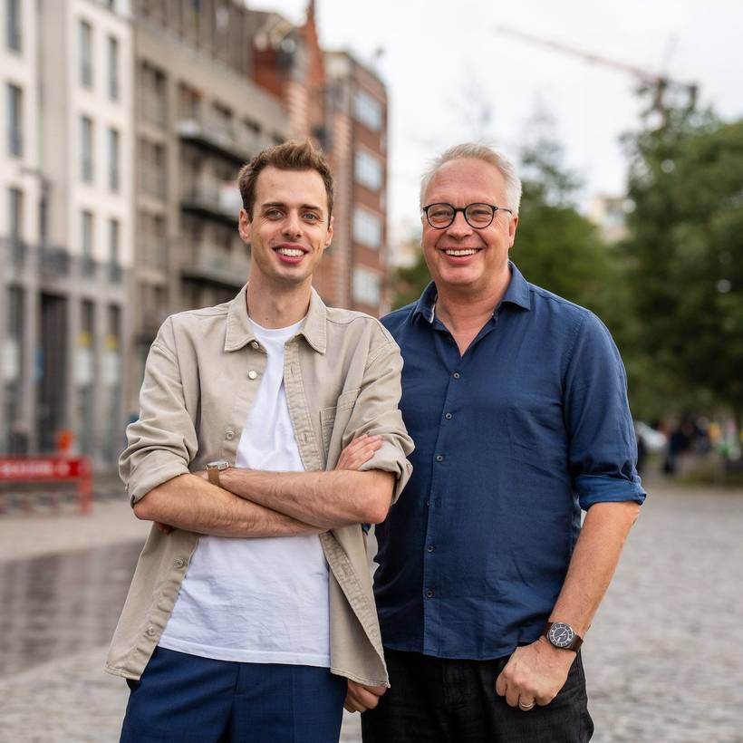 Jos D'Haese en Peter Mertens in het Antwerpse straatbeeld