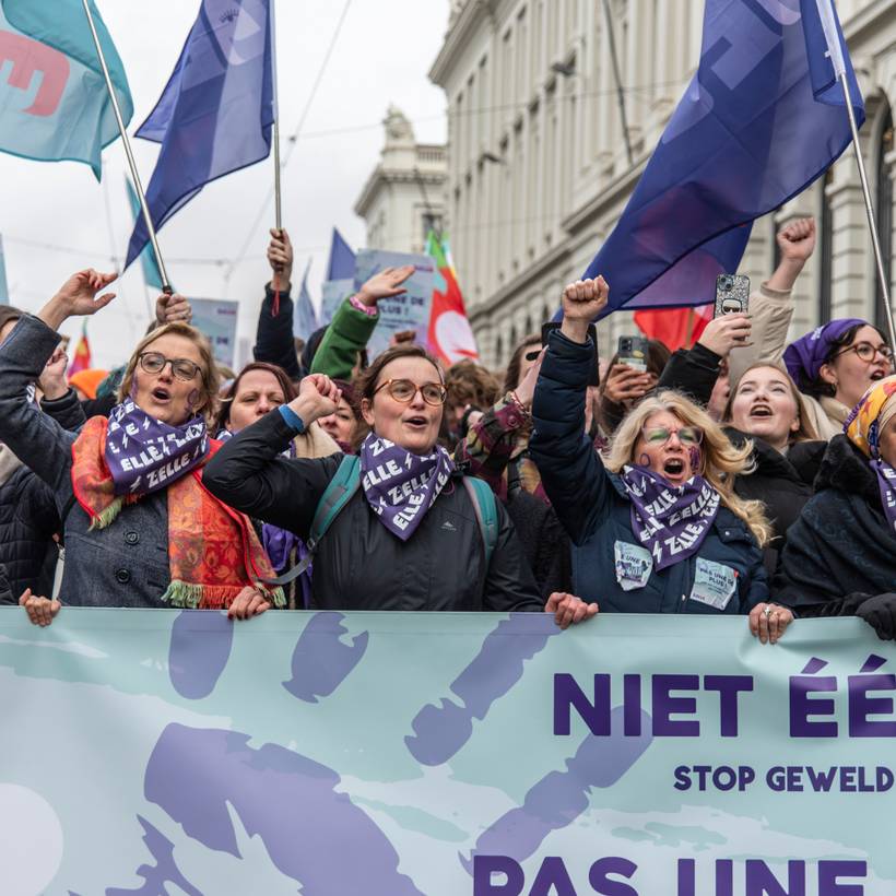 Zelle pendant la manifestation du 26/11 contre les violences faites aux femmes