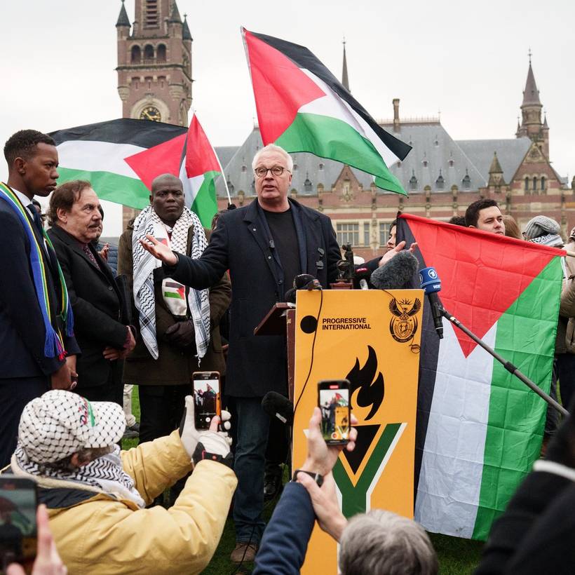 Peter Mertens op 11 januari in Den Haag bij de hoorzitting van het Internationaal Gerechtshof over de genocideklacht van Zuid-Afrika tegen Israël.