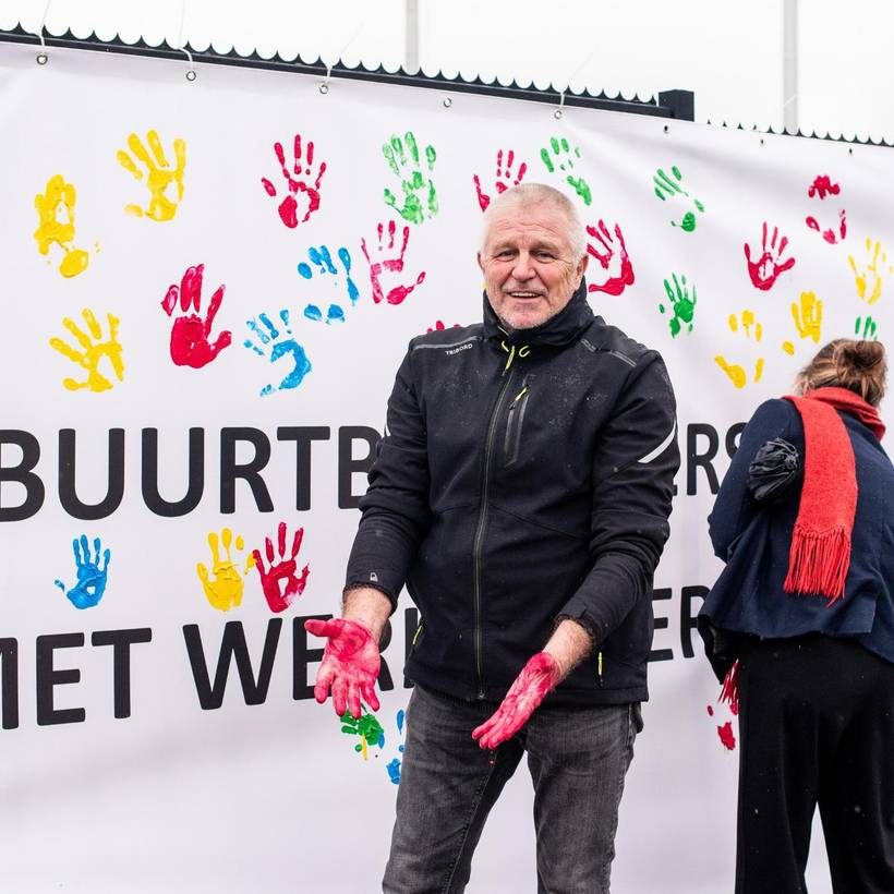 Buurtbewoners betuigen hun steun aan de werknemers van Van Hool