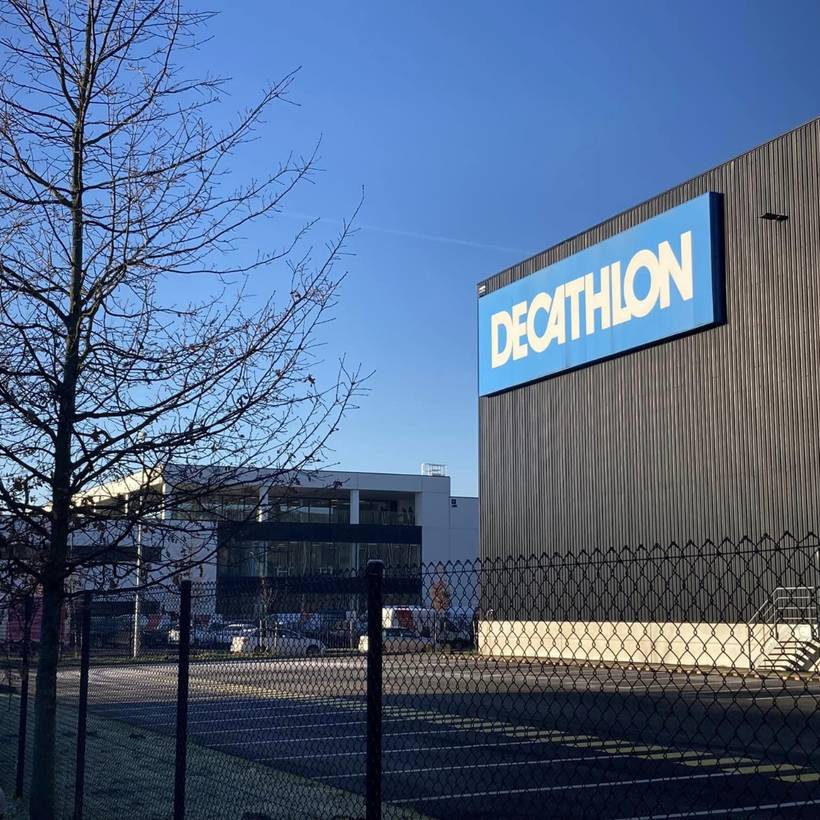 De gebouwen van Decathlon in Willebroek