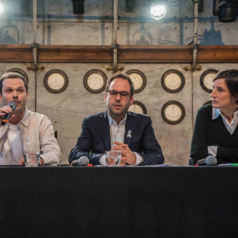 Photo des trois partis à la conférence de presse sur la nouvelle majorité à Forest