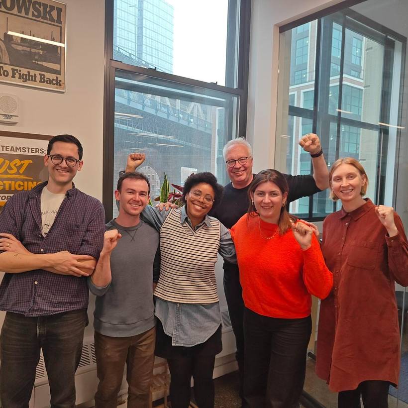 Groepsfoto van Peter Mertens, Laura Leon Fanjul en andere sprekers op het Peoples' Forum in New York