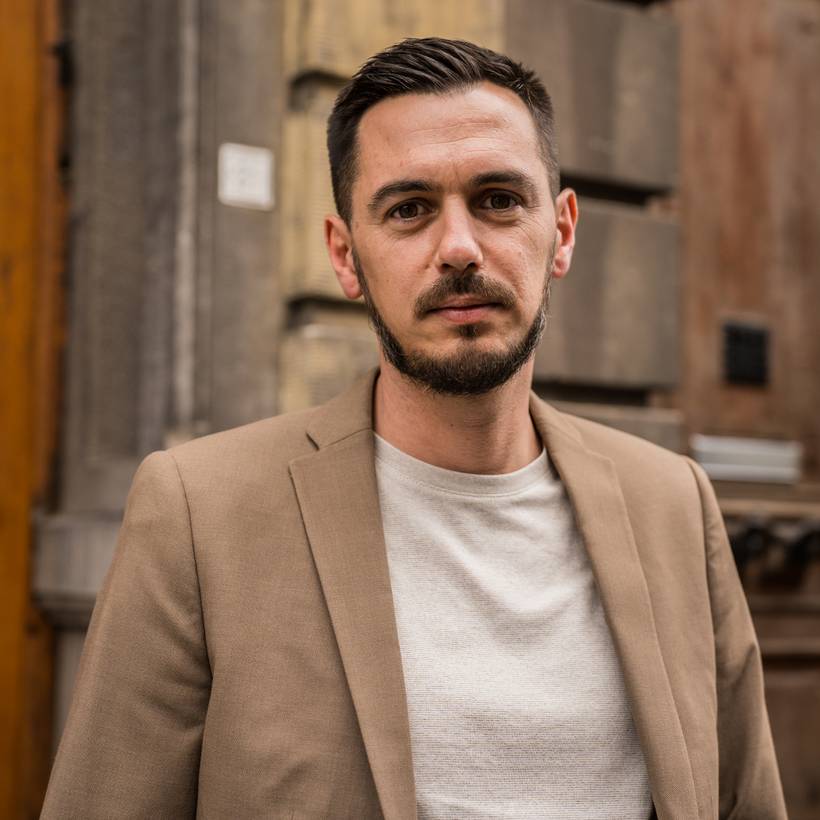 Julien Liradelfo.