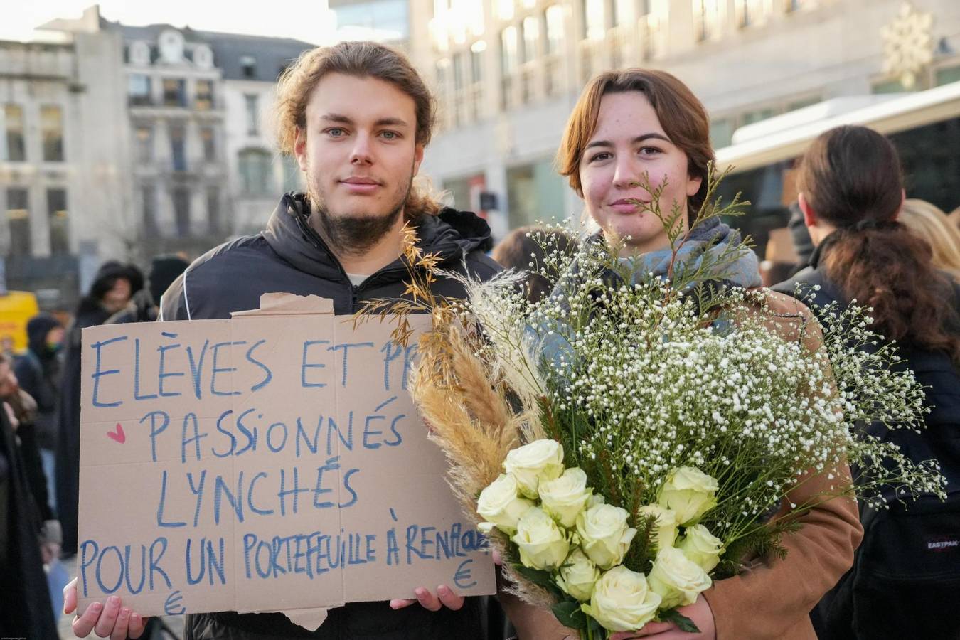 À Liège et à Namur, des élèves, des profs et des parents sont venus en nombre pour dénoncer les mesures du MR et des Engagés