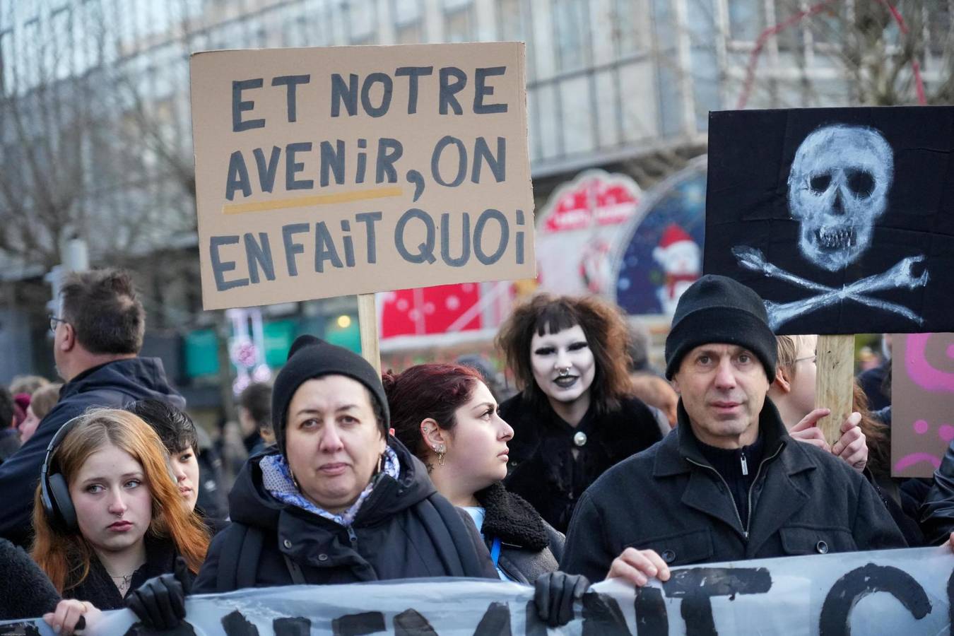 À Liège et à Namur, des élèves, des profs et des parents sont venus en nombre pour dénoncer les mesures du MR et des Engagés