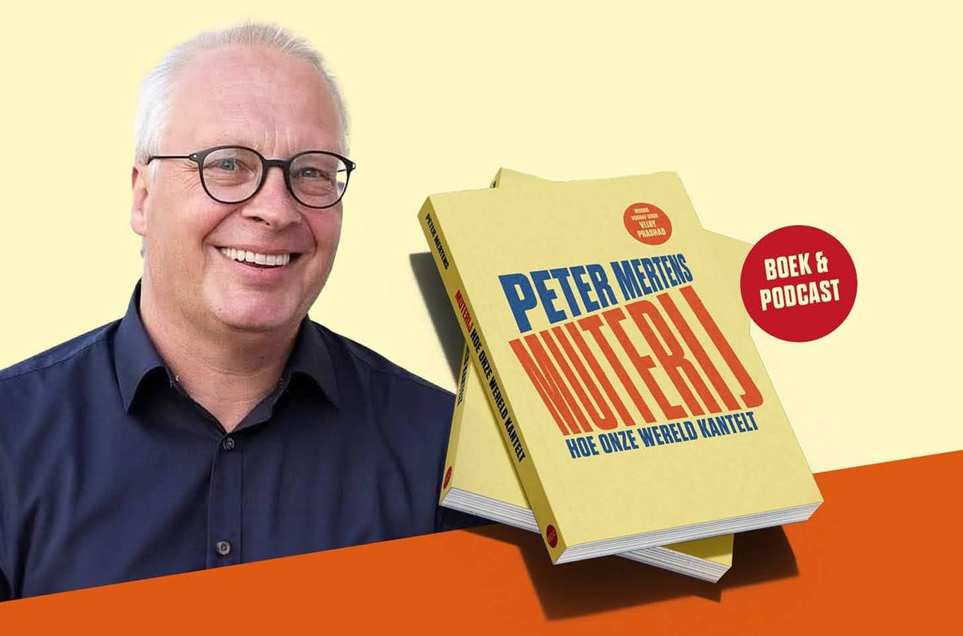 Peter Mertens met zijn boek Muiterij